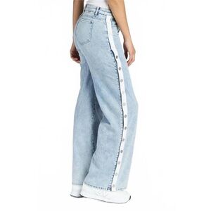 Tractr Snap Me Up Wide Leg High Waisted Jeans
